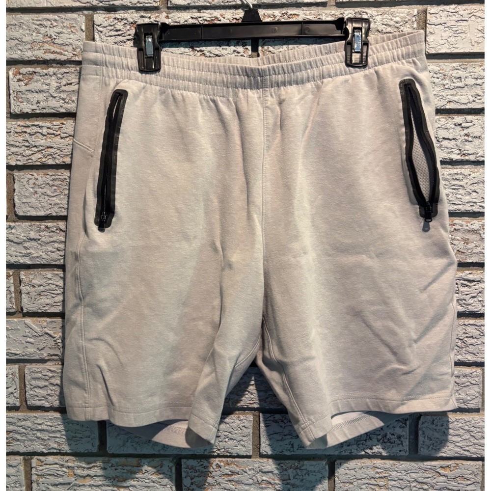 Old Navy Active Dynamic Fleece Shorts Mens Large Gray 4-Way Stretch Zip Pockets